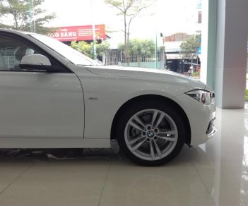 BMW 3 Series 330i 2017 - BMW 3 Series 330i 2017, màu trắng, nhập khẩu nguyên chiếc. Bán xe BMW chính hãng tại Đà Nẵng
