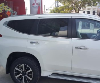 Mitsubishi Pajero Sport 2018 - Bán Mitsubishi Pajero Sport đời 2018, màu trắng, nhập khẩu nguyên chiếc. Mr Hòa 0917.478.445