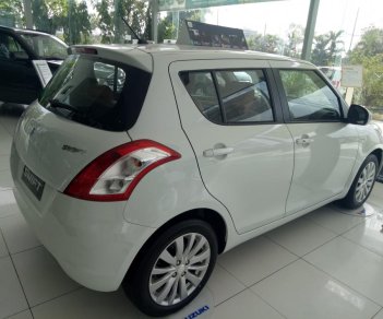 Suzuki Swift 2017 - Bán xe Suzuki Swift 2017, màu trắng, tặng 111 triệu trong tháng 11. LH: 0985 547 829