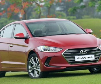 Hyundai Elantra 1.6 AT 2017 - Bán ô tô Hyundai Elantra 1.6 tự động, màu đỏ tại Đà Nẵng