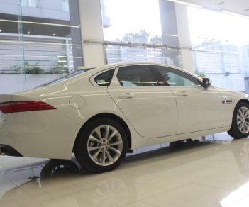 Jaguar XF Prestige 2017 - Bán xe Jaguar XF Prestige trắng, gọi 0918842662 để được ưu đãi lớn, tặng bảo dưởng, bảo hành, xe giao ngay