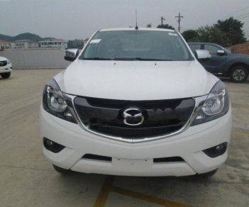 Mazda BT 50 2.2L 4X4MT 2017 - Bán ô tô Mazda BT 50 2.2L MT 4WD đời 2017, màu trắng, nhập khẩu