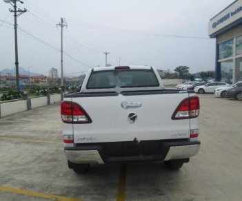 Mazda BT 50 2.2L 4X4MT 2017 - Bán ô tô Mazda BT 50 2.2L MT 4WD đời 2017, màu trắng, nhập khẩu