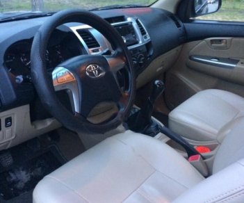 Toyota Hilux 4x2MT 2014 - Cần bán lại xe Toyota Hilux đời 2014, màu đen, nhập khẩu nguyên chiếc, 490tr