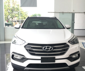 Hyundai Santa Fe 2.4AT -2WD 2017 - Cần bán xe Hyundai Santa Fe năm 2018- máy xăng, 1 cầu, màu trắng, mới 100%, giá 898 triệu- LH: 0919293562