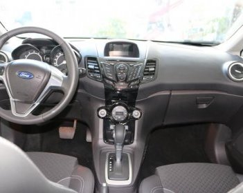 Ford Fiesta 1.5AT 2018 - Bán xe Ford Fiesta năm 2018, màu trắng, giá cạnh tranh