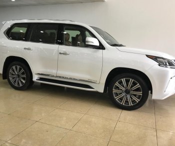 Lexus LX 570 2017 - Bán Lexus LX570 xe mới 100%, giao ngay màu trắng, vàng. LH 0904754444