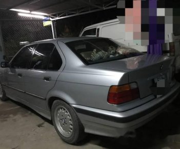 BMW 3 Series  320i 1998 - Bán xe cũ BMW 3 Series 320i năm 1998, màu xám, xe nhập xe gia đình