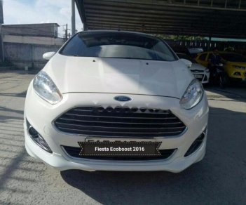 Ford Fiesta Ecoboost 2016 - Bán xe Ford Fiesta Ecoboost 2016, màu trắng số tự động, giá chỉ 539 triệu