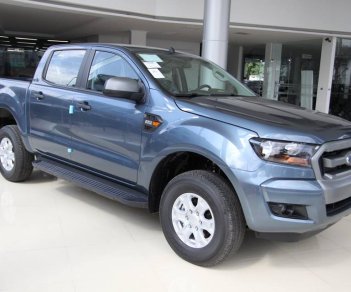 Ford Ranger XLS 4x2 AT 2017 - Bán xe Ford Ranger XLS 4x2 AT đời 2017, màu xanh thiên thanh, nhập khẩu chính hãng