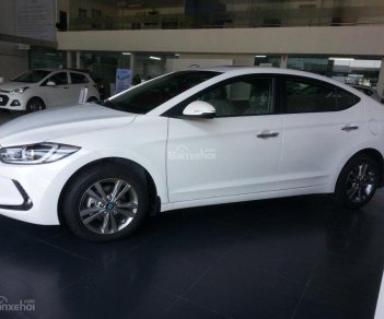 Hyundai Elantra 2018 - Bán Hyundai Elantra đời 2018, giá cạnh tranh