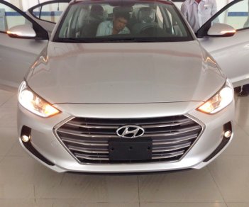 Hyundai Elantra 2018 - Bán Hyundai Elantra đời 2018, giá cạnh tranh