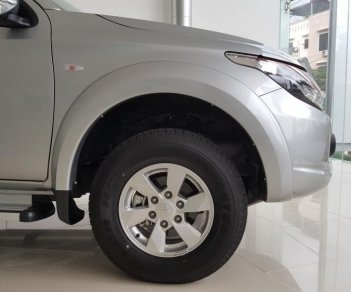 Mitsubishi Triton 2016 - Mitsubishi Triton mới màu bạc, nhập khẩu giá 570tr - LH Đông Anh: 0931911444 để có giá tốt
