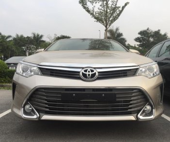 Toyota Camry 2.5G 2018 - Bán xe Toyota Camry 2.5G đời 2018, màu vàng