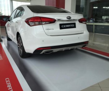 Kia Cerato 2018 - Bán Kia Cerato sản xuất 2018 màu trắng, 498 triệu, liên hệ: 0966 199 109