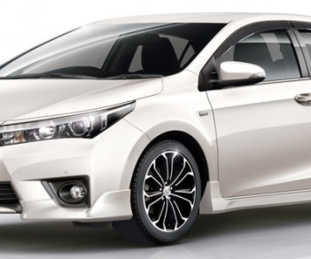 Toyota Corolla altis 1.8 MT 2017 - Bán Altis model 2018 giá rẻ nhất sàn + 1 năm BD + KM phụ kiện nhiều