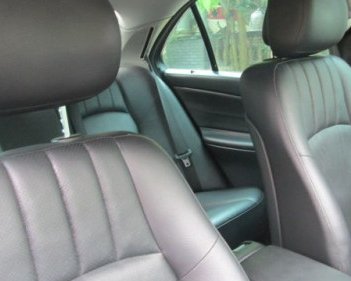 Mercedes-Benz C 180 2007 - Bán Mercedes C 180 đời 2007, màu bạc số tự động, giá 385tr