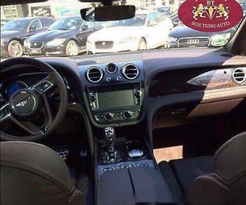 Bentley Bentayga 2016 - Bán xe Bentley Bentayga đời 2016, màu trắng, nhập khẩu nguyên chiếc