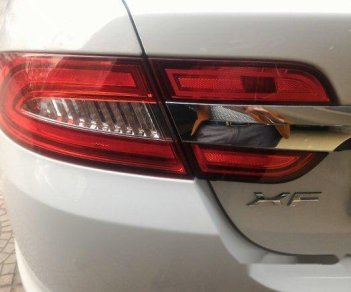 Jaguar XF 2.0 2012 - Cần bán gấp Jaguar XF 2.0 năm 2012, màu trắng chính chủ