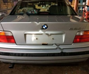 BMW 3 Series 320i 1998 - Cần bán xe BMW 3 Series 320i đời 1998, màu bạc, xe nhập, 220tr