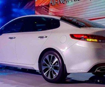 Kia Optima  2.0 GAT 2017 - Bán Kia Optima tháng này giảm ngay 50tr tiền mặt. Vay trả góp 90%, LH: 0985793968