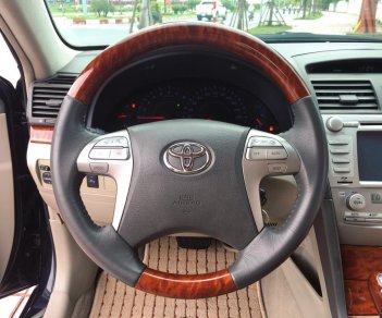 Toyota Camry 2010 - Bán Camry nhập khẩu bản 2.0 rất hiếm, xe chính chủ giám đốc VTV3