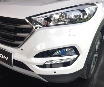 Hyundai Tucson 2018 - Bán Hyundai Tucson sản xuất 2018, màu trắng