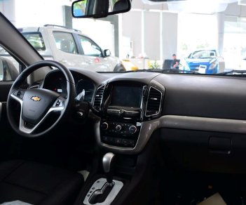 Chevrolet Captiva 2017 - Bán ô tô Chevrolet Captiva đời 2017, màu nâu, nhập khẩu