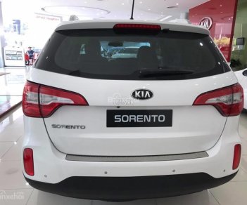 Kia Sorento 2WD GAT 2018 - Bán ô tô Kia Sorento 2WD GAT đời 2018, màu trắng, giá chỉ 789 triệu