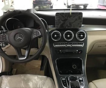 Mercedes-Benz GLK Class  GLC300 2017 - Bán Mercedes GLC300 năm 2017, màu trắng, nhập khẩu