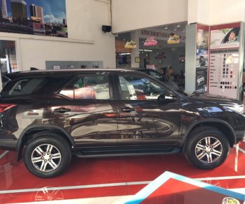 Toyota Fortuner 2.4G 4x2MT 2017 - Bán Toyota Fortuner 2.4G 4x2MT, màu nâu, nhập khẩu nguyên chiếc, xe giao ngay