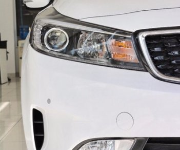 Kia Cerato 2017 - Bán xe Kia Cerato đời 2017, màu trắng, nhập khẩu  