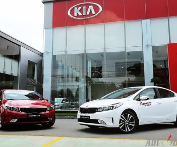 Kia Cerato 2017 - Bán xe Kia Cerato đời 2017, màu trắng, nhập khẩu  