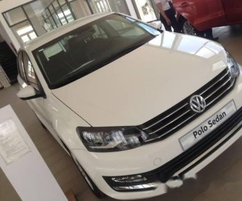 Volkswagen Polo 2016 - Bán ô tô Volkswagen Polo đời 2016, màu trắng 