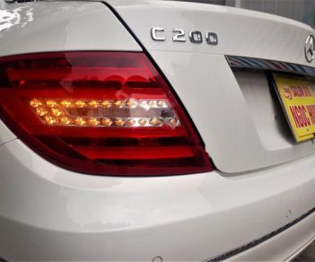 Mercedes-Benz C class 200 2012 - Bán Mercedes 200 đời 2012, màu trắng số tự động, giá tốt