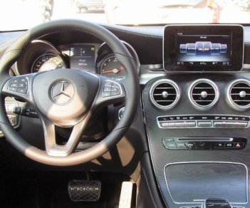 Mercedes-Benz GLK Class GLC300 2016 - Bán Mercedes GLC300 đời 2016, màu trắng, xe nhập