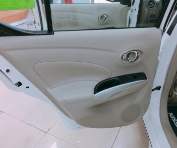 Nissan Sunny XV Premium 2017 - Bán xe Nissan Sunny Premium 2017, giá tốt nhất tháng. Liên hệ 098.590.4400