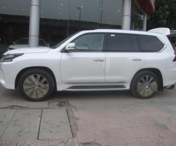 Lexus LX 570 2016 - Cần bán xe Lexus LX 570 đời 2016, màu trắng, nhập khẩu nguyên chiếc