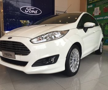 Ford Fiesta 1.5 AT Sport 2017 - Bán Ford Fiesta 1.5 AT Sport đời 2017, màu trắng giá cạnh tranh