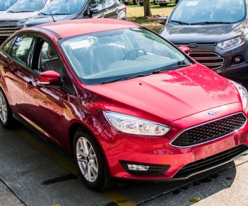 Ford Focus Titanium 2018 - Bán Ford Focus Titanium 2018, xe đủ màu giao ngay, giá tốt nhất, vay 90% giá xe