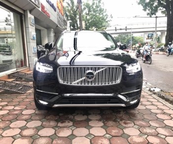 Volvo XC90 T6 2017 - Bán xe Volvo XC90 model 2017 nhập khẩu Mỹ, màu đen, mới 100%