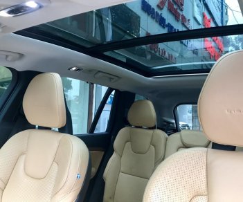 Volvo XC90 T6 2017 - Bán xe Volvo XC90 model 2017 nhập khẩu Mỹ, màu đen, mới 100%