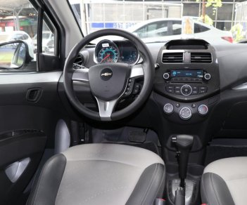 Chevrolet Spark Van 1.0AT 2015 - Bán xe Chevrolet Spark Van 1.0AT đời 2015, màu trắng, giá 280tr