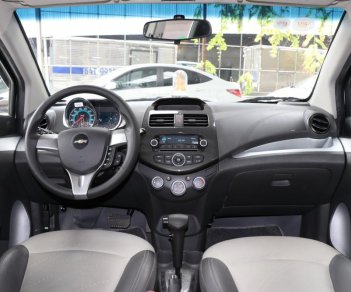 Chevrolet Spark Van 1.0AT 2015 - Bán xe Chevrolet Spark Van 1.0AT đời 2015, màu trắng, giá 280tr