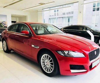 Jaguar XF 2017 - Hotline 0918842662 bán Jaguar XF Pure 2017 màu đỏ, xanh xe nhập, giao ngay