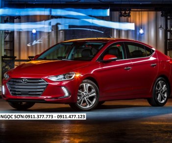 Hyundai Elantra 2017 - Bán xe Hyundai Elantra khuyến mãi sốc tháng 4, trả góp 90% xe, LH Ngọc Sơn: 0911.377.773