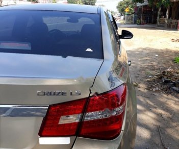 Chevrolet Cruze LS  2013 - Cần bán lại xe Chevrolet Cruze LS năm 2013 số sàn, giá chỉ 350 triệu