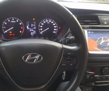 Hyundai i20 2015 - Cần bán gấp Hyundai i20 đời 2015, màu đỏ, nhập khẩu số tự động