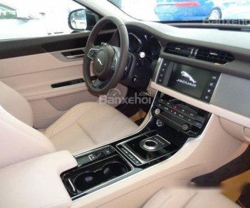 Jaguar XF 2017 - Bán xe Jaguar XF Pure 2017 màu đen, màu đen, xe giao ngay, khuyến mãi giá tốt nhất - 0918842662