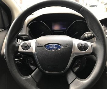 Ford Focus S 2.0 AT 2013 - Bán Ford Focus đời 2013, màu bạc số tự động